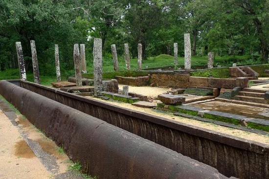 abhayagiri-anuradhapura-2.jpg