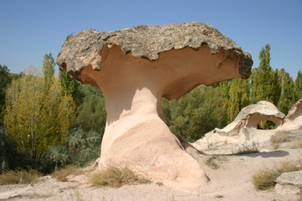 cappadoce-gulsehir-aciksaray-mantar-kaya.jpg