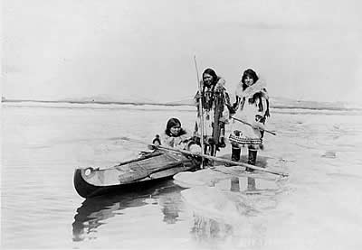 Inuit kayak