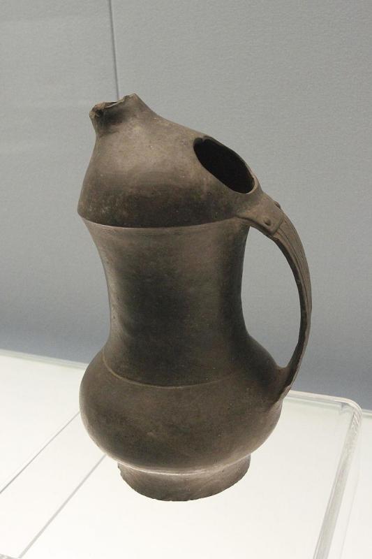 Black pottery he ewer 1