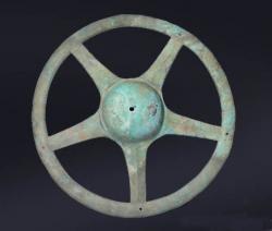 Bronze sun wheel carvings sanxingdui 1