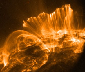 coronial-rain-solar-storm-nasa-9-11-2000.jpg