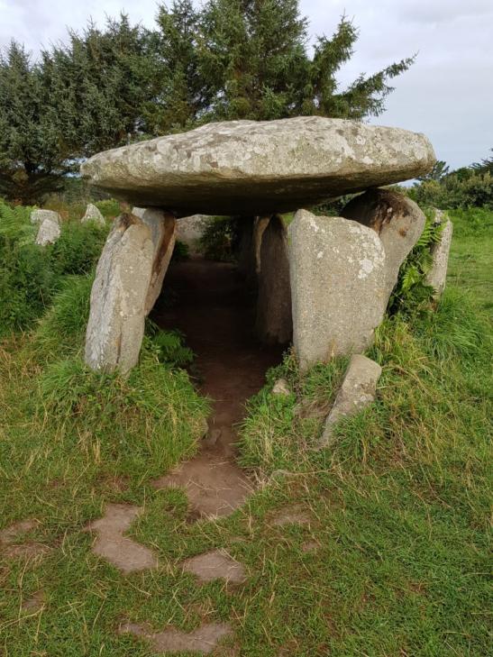 Dolmen ilegrande vue de lentree2