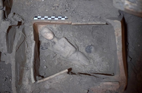 Figurinede femmeprotocycladique akrotiri