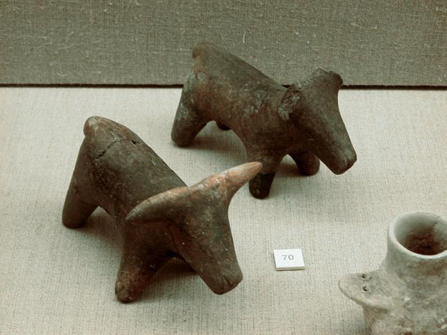 Figurinesdetaureaux akrotiri