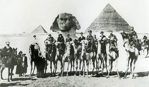 Gertrude bell entre winston churchill et laurence d arabie mini