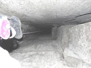 Une étrange grotte dans le Caucase Russe