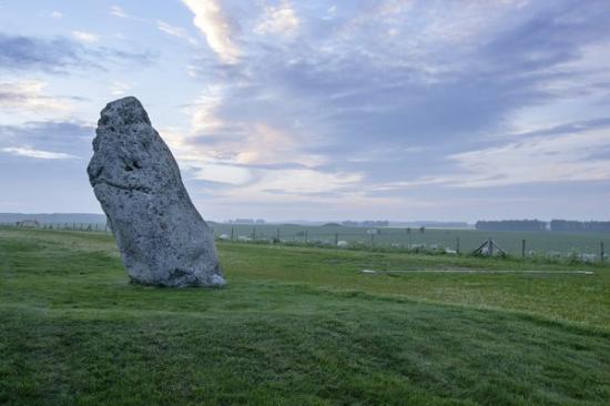 Heelstone stonehenge