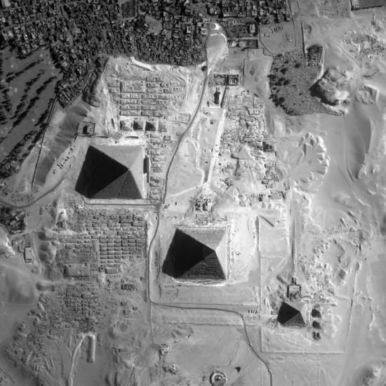 images-010-photos-170-satellites-pyramides-egypte-019.jpg