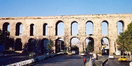 Istanbul aqueduc valens