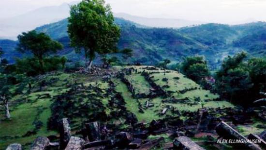 java-pyramids-indonesia.jpg