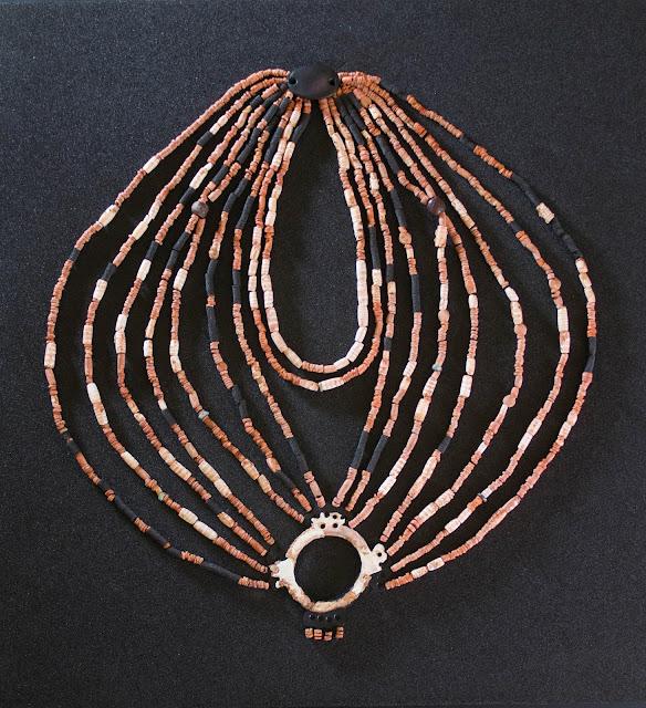 Jordanie collier 9000ans 01