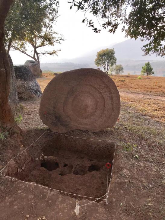 Laos jarsetdisc decorated with concentric rings at site 2 decoration was facing downward
