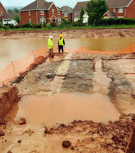 Les etranges fondations decouvertes au pays de galles credits wales news service