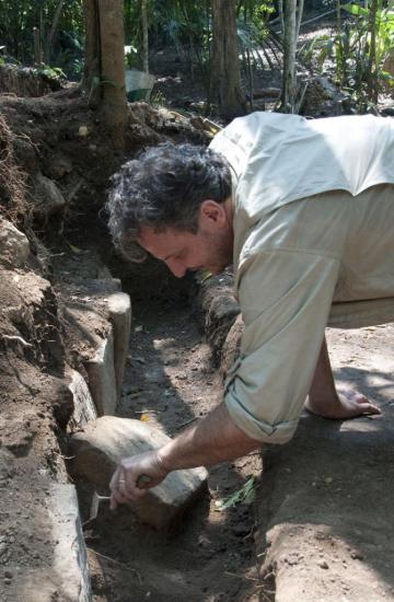 marcelo-a-canuto-descubrimiento-maya.jpg