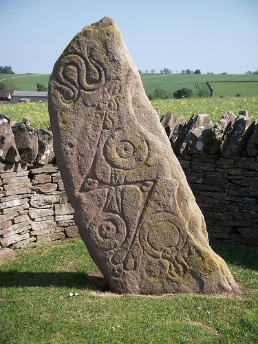 Menhir picte aberlemno ecosse