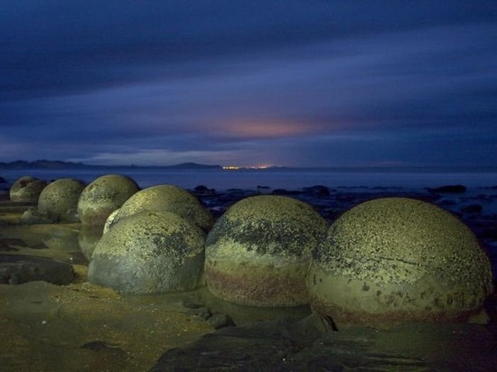 Newzealandmoerakiboulders