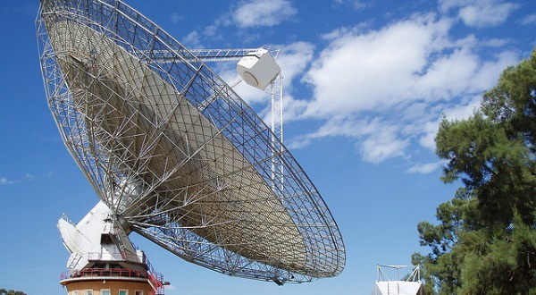 Mystérieux sursauts radios intergalactiques observés à Parkes