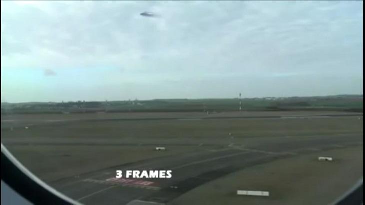 Un OVNI survolant l'aéroport de Paris-Roissy