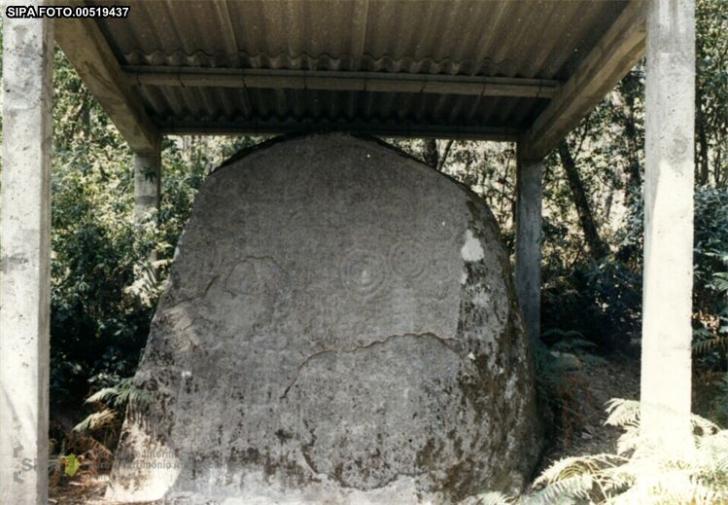 Pedra escrita portugal0