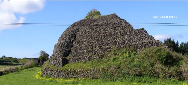 Pyramides madalena pico acores4 fig39