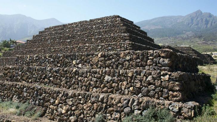 Pyramides tenerife guimar