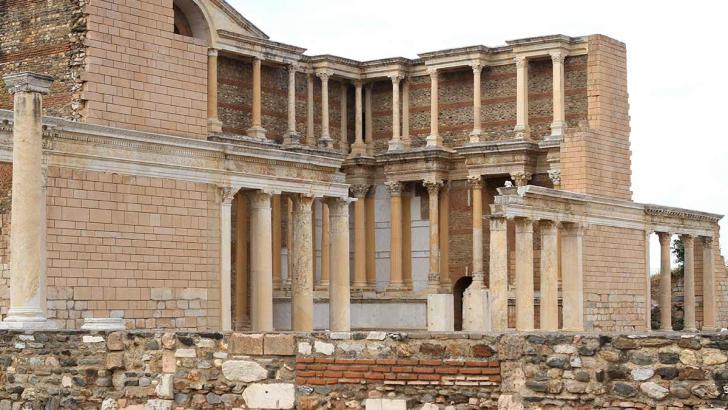 Sarde synagogue et thermes