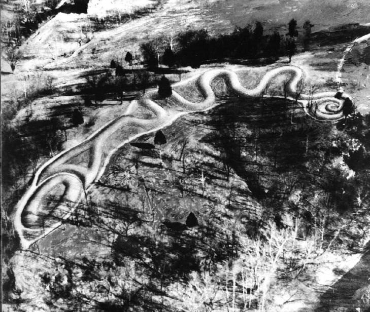 Serpent mound terrassenonrestauree oeuf