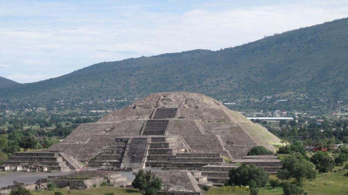 Mexique Teotihuacan: des grottes sous la pyramide de la Lune