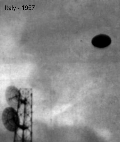 Vidéo Les OVNIs envahissent l'Europe - Les Fusées Fantomes