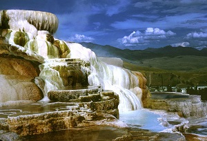 Yellowstone mammoth hot spring minerva mini