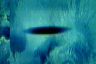 Phobos et l'OVNI géant